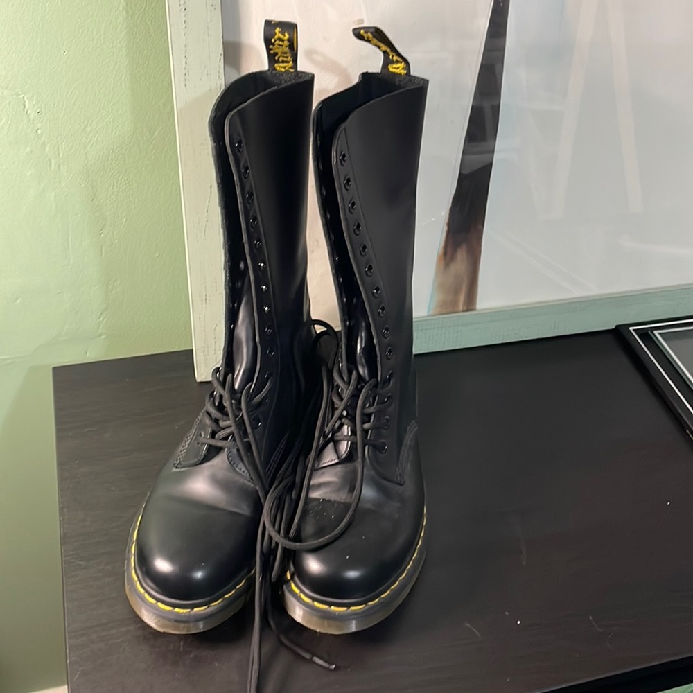 28 hole Dr Marten